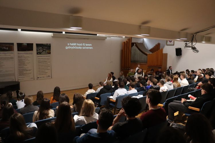 Versmaraton a Boronkayban