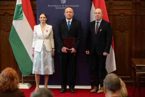 26.03.18-miniszteri elismero oklevelek 78.jpg